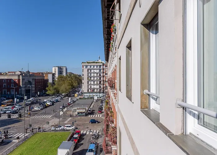 Central Milan s - Duomo And Navigli, Bright With Balcony
